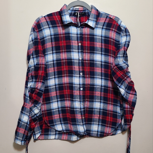 Velvet Heart Women's Button-down Shirt. - Picture 1 of 12